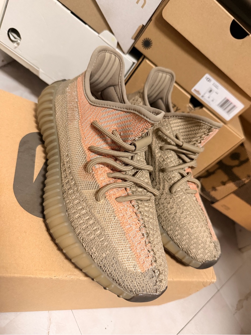 Yeezy Boost 350 V2 Size 7 sand Taupe